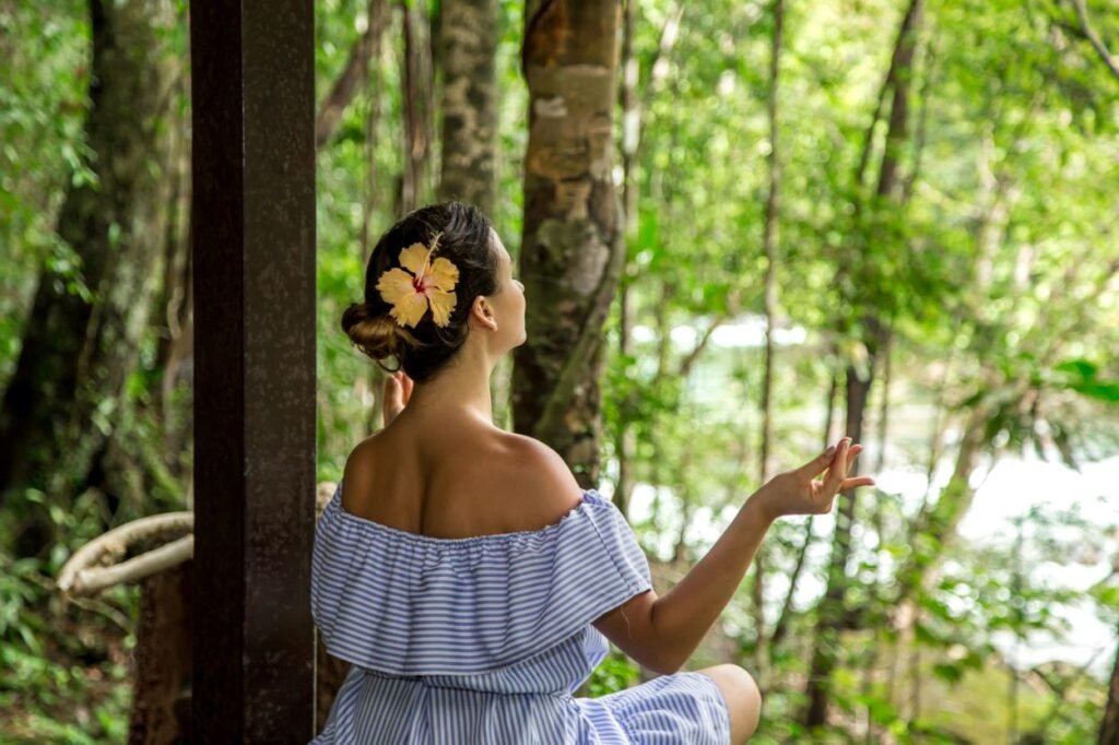girl-dress-meditates